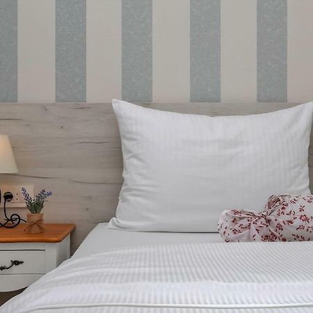 Charming Apartment Tissa With Sea View Макарська Екстер'єр фото