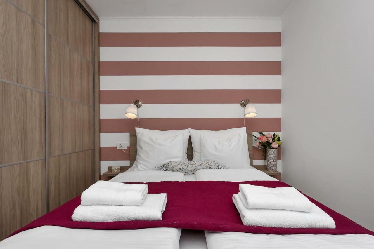 Charming Apartment Tissa With Sea View Макарська Екстер'єр фото