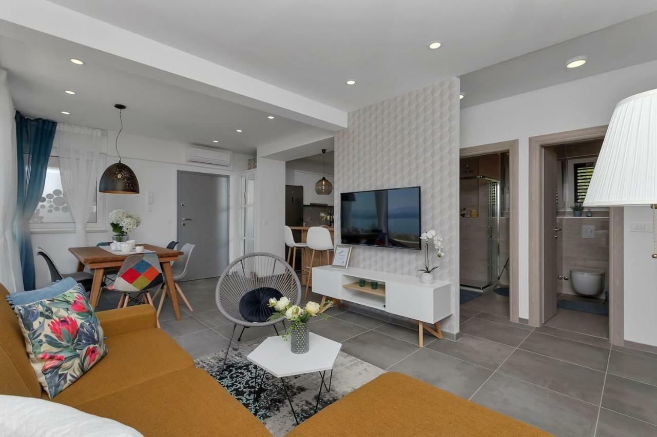 Charming Apartment Tissa With Sea View Макарська Екстер'єр фото