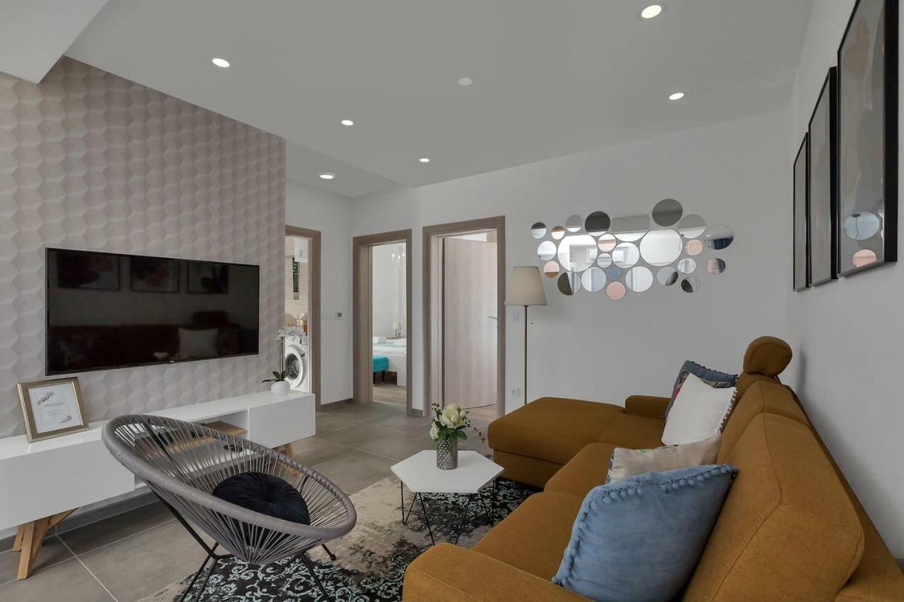 Charming Apartment Tissa With Sea View Макарська Екстер'єр фото