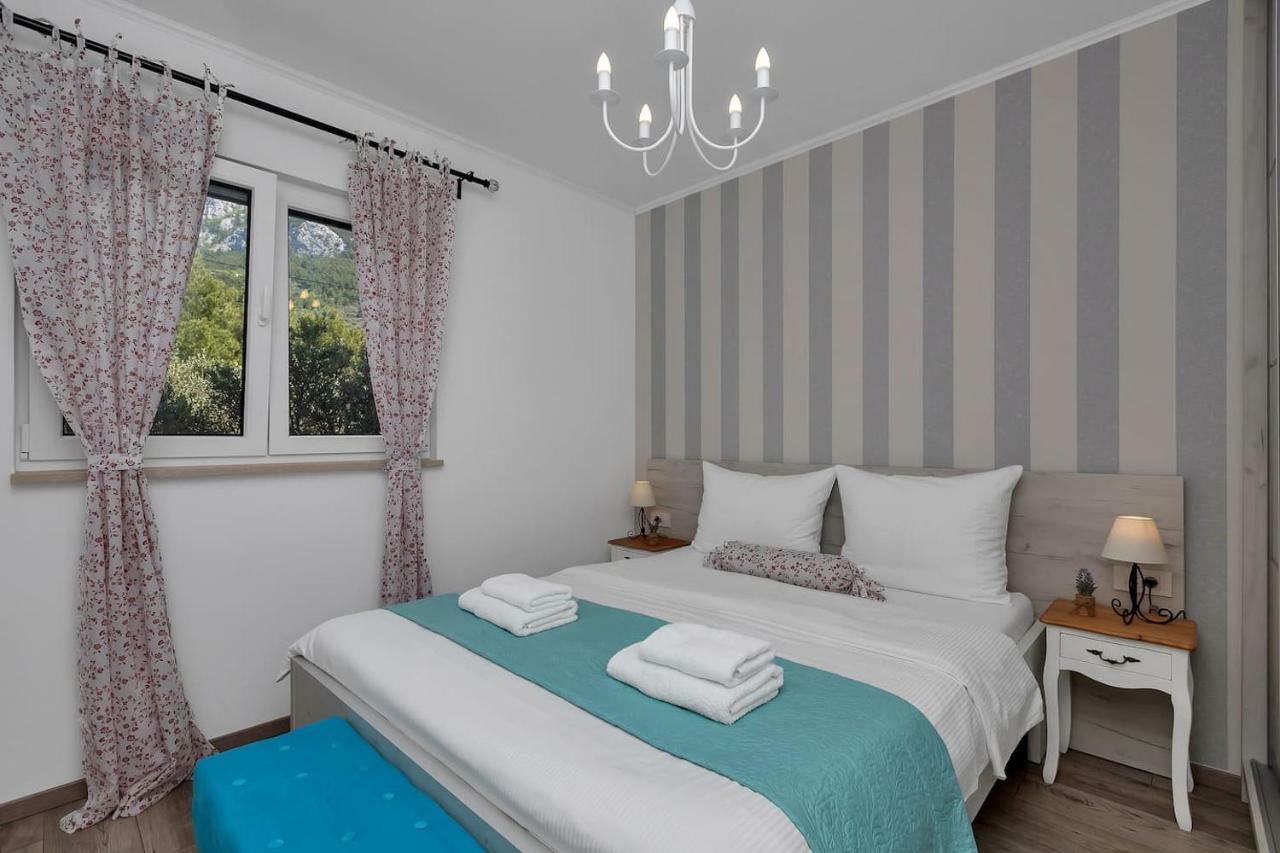 Charming Apartment Tissa With Sea View Макарська Екстер'єр фото