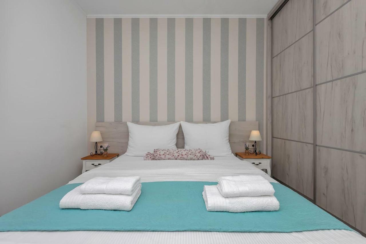 Charming Apartment Tissa With Sea View Макарська Екстер'єр фото